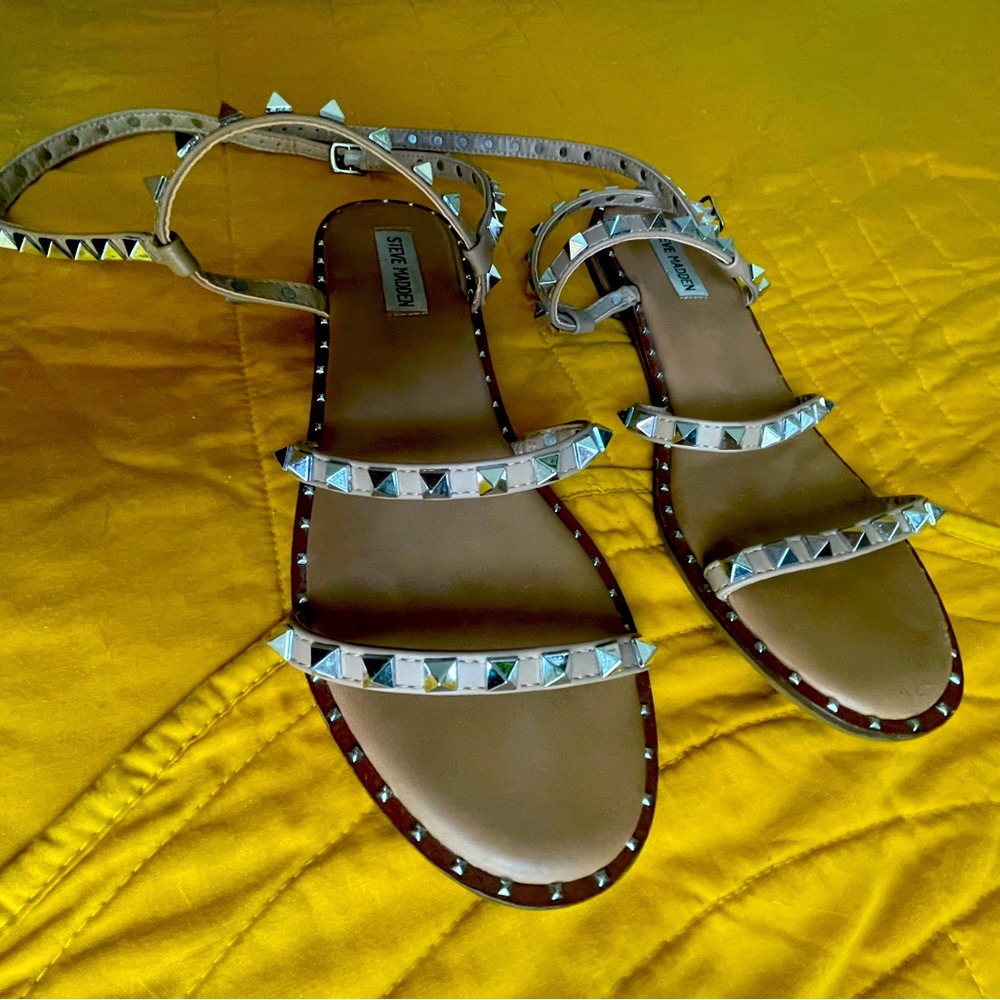 Steve Madden Strappy Grommet Sandals - Size 10